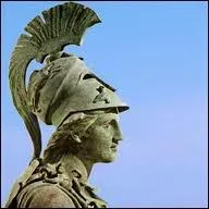 Qui sont les parents des premires prtresses de l'rechthion ?