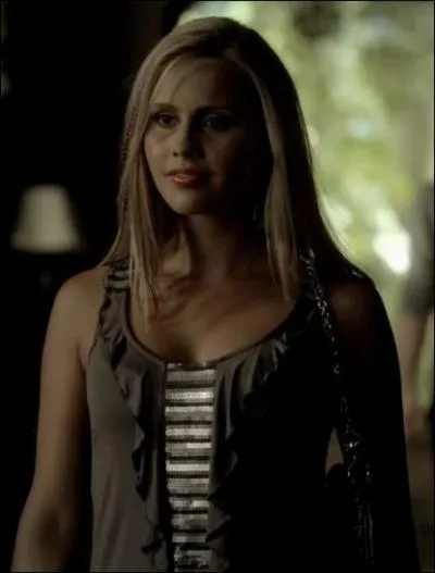 Pourquoi Rebekah en veut-elle  Elena ?