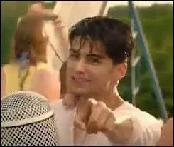 Que fait-il quand il s'ennuie ?