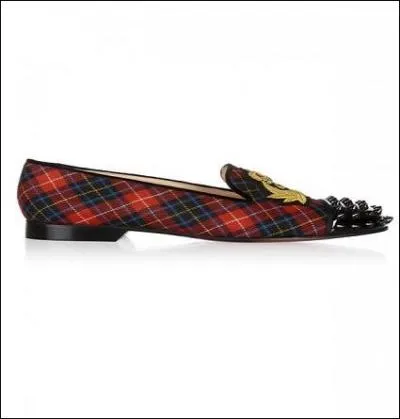 Ce modle de chaussures entrant dans la tendance de la mode 2012-2013 est confectionn dans un tissu tartan orn de clous. Quel nom porte-t-il ?