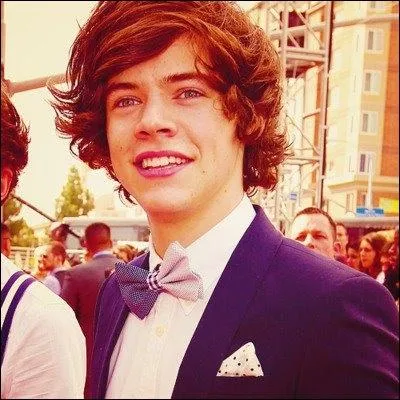 De quelle couleur sont ses yeux ?