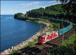 Le Transsibérien est une voie ferrée reliant Moscou à Vladivostok sur ...
