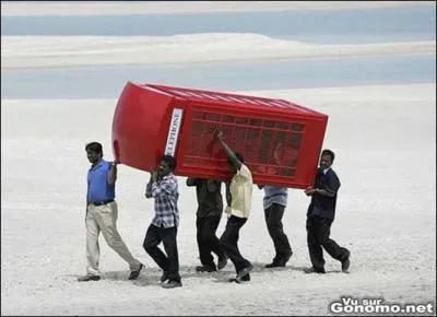 Petit tlphone qui tient dans une poche, individuel avec souvent d'autres fonctions comme un agenda, une calculatrice ou encore un appareil photo.