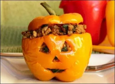 L'imagination dans la cuisine est sans limite : voici comment transformer le menu des petits farcis tout simples en menu d'Halloween, grce ... ?