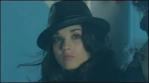 Elle aussi joue dans : Adam et Eve. Elle joue la meilleure amie d'Eve; comment se nomme-t-elle ?