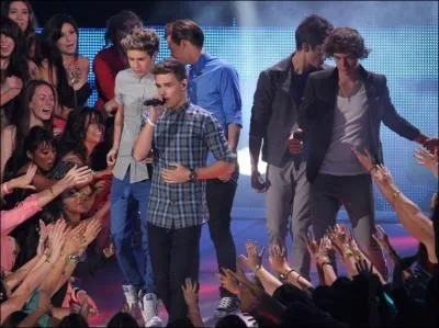 Qui a dit :  Restez fidle  vous-mme et ne sacrifiez jamais qui vous tes pour quiconque.   ?