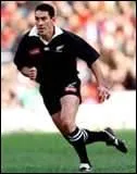 Frank Bunce, centre de grand talent, a jou 55 fois avec les All Blacks de 1992  1997. De quelle origine est-il ?