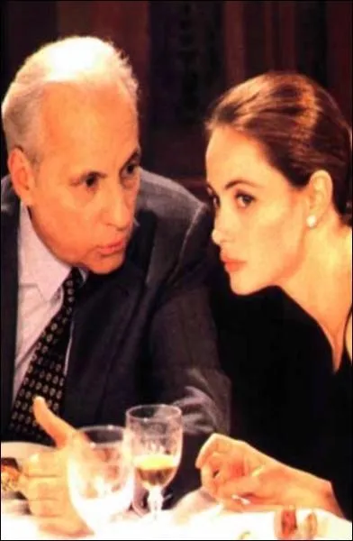 Qui est avec Monsieur Arnaud dans ce film ralis par Claude Sautet ?