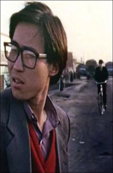 Ce film hommage  Bresson raconte la vie quotidienne d'un pickpocket  Fenyang.