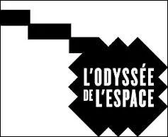 Les correcteurs de quiz doivent veiller à ce qu'on laisse bien -------------------- entre chaque mot.