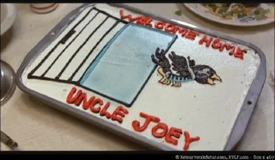 Oncle Joey, qui est attendu pour ce repas :