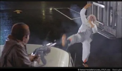 Doc est en mauvaise posture, il aurait peut-tre d rendre les pastilles de plutonium aux terroristes :