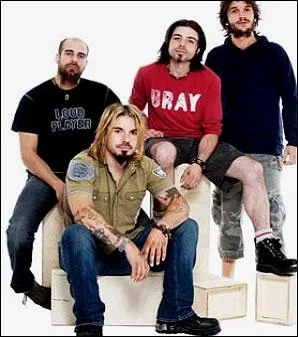 Dans  Jusqu'au ciel  le groupe Kan dit  Sur la route je roule, je m'parpille, dans ma bote  roulettes ouais, dans ma bulle mobile j'me sens ti-cul quand je quitte ma cabane . C'est un groupe :