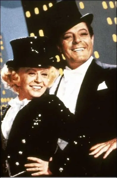 Un des derniers films de Fellini qui met en scne deux anciens danseurs de claquettes qui remontent sur scne quarante ans aprs. C'est :