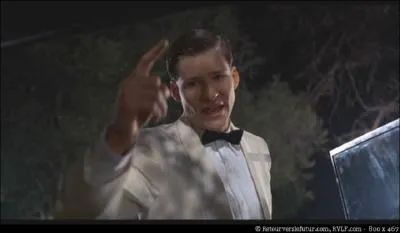 Conformment au plan tabli, George se prcipite vers la voiture de Doc en croyant avoir affaire  Marty, mais celui-ci s'est fait squestrer par les 3 acolytes de Biff. Que dit-il  Biff ?