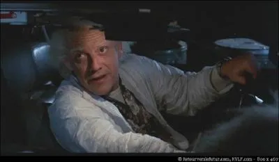 Marty rejoint Doc sur le parking du centre commercial. Doc a chapp  la mort grce  son gilet pare-balles, mais le van des terroristes va s'exploser contre un labo. En quelle anne Doc repart-il ?