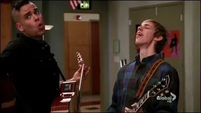 Que chante Puck pour le coming-out de Santana ?