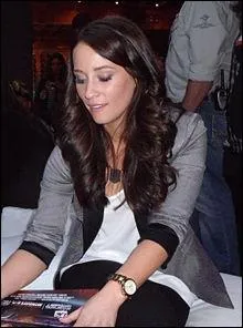 Comment s'appelle la fille de John ?