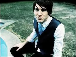 De quel groupe fait-il partie ?