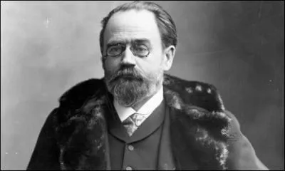 Auteur de la fresque romanesque  Les Rougon-Maquart , l'crivain Emile Zola (1840-1902) n'est plus  prsenter. Quelle est la bonne proposition  son sujet ?