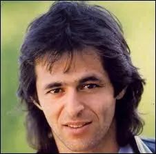 N le 11 octobre 1951, auteur, compositeur, interprte et producteur, il a une discographie impressionnate :  Il suffira d'un signe ,  Je te donne ,  Chansons pour les pieds 