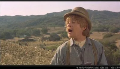 Il se rveille  la ferme McFly et ne pouvant pas avouer son nom, emprunte le nom de Clint Eastwood. Il est accueilli par son arrire-arrire-grand-pre, quel est son prnom ?