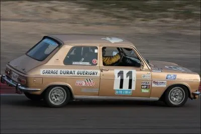 La photo te dit qu'il s'agit d'une Simca :