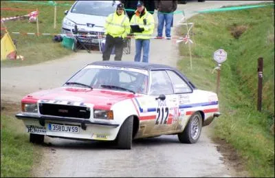 La photo te dit qu'il s'agit d'une Opel :