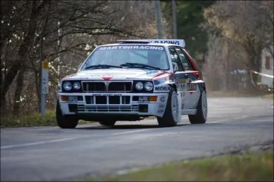 La photo te dit qu'il s'agit d'une Lancia :