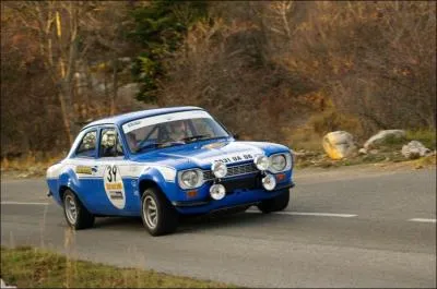 La photo te dit qu'il s'agit d'une Ford :