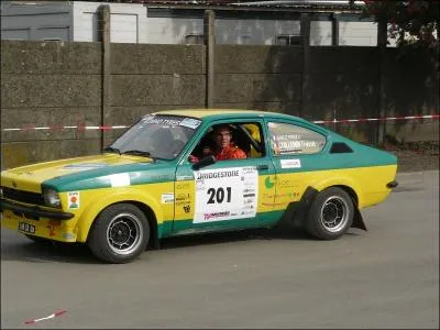 La photo te dit qu'il s'agit d'une Opel :