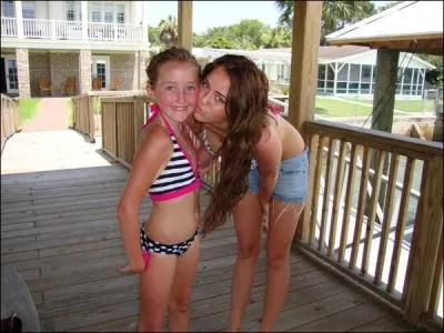 Miley Cyrus a-t-elle une soeur ? Si oui, comment s'appelle-t-elle