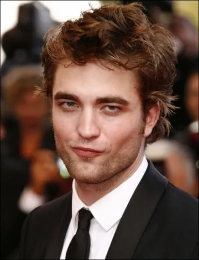 Dans quelle srie joue Robert Pattinson comme vampire ?