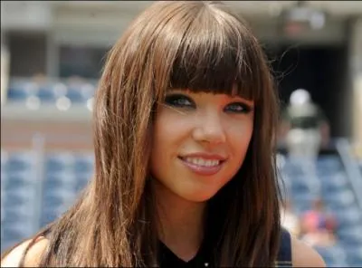 Pendant combien de temps Carly Rae Jepsen a-t-elle t 1re au top direct star ?