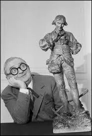 La statue que regarde Marcel Achard le fait sourire car tous les deux ont un point en commun, (le tout reli au titre de la clbre pice de Achard)... mais lequel ?