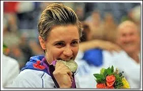 Comment s'appelle cette joueuse de basket ?