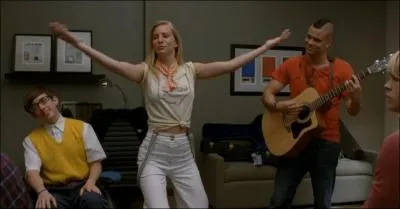 Dans quel pisode Brittany chante-t-elle  My cup  ?