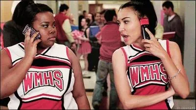 Dans quel pisode Santana et Mercedes chantent-elles en duo  The boy is mine  ?