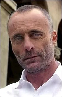 Avez-vous un souvenir de cet homme ? Ian Doyle, tueur particulirement emblmatique de la saison 6, avait un membre de notre quipe dans le colimateur. Mais qui ?