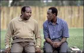 Don Cheadle, Joaquin Phoenix, Nick Nolte jouent dans ce film de Terry George paru en 2004. Un htelier est responsable du sauvetage de milliers de personnes.