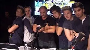 Dans la pub Pepsi lequel des One Direction boit la bouteille ?
