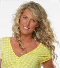 Maryline _______ avait pour secret ''je suis naturiste''.