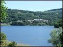Ce lac-rservoir est n en 1949. Avec ses 520ha de superficie, il est le plus grand lac du Morvan. Nich dans la valle de l'Yonne, c'est ...