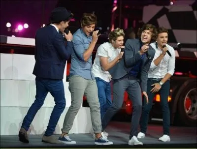 Qui a trouv le nom du groupe ?