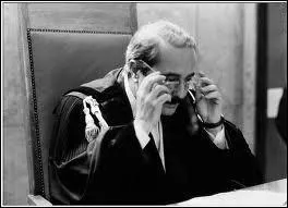 Comment s'appelle le juge sicilien responsable du pool anti-mafia dans les annes 1980,  Palerme, tu dans l'explosion de sa voiture en 1992 ?