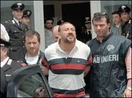 Chaque mafia rgionale a son nom dans le Sud de l'Italie. Quel est le nom de la mafia napolitaine ?