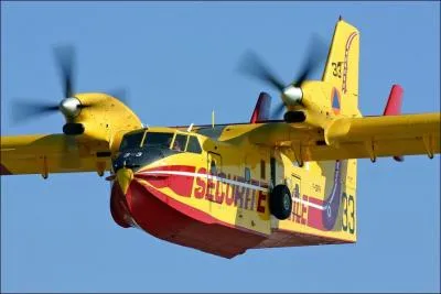 A combien de mtres largue-t-il le retardant ?