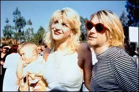 Le leader du groupe pouse Courtney Love le 24 fvrier 1992  Hawa. De quel groupe de rock est-elle la chanteuse ?