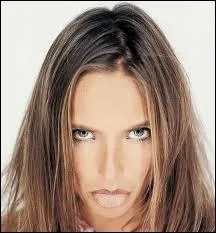 Elle a notamment prsent la mto sur Canal+. Comment s'appelle son papa ?