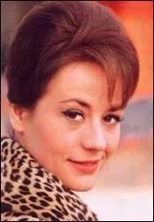 Actrice et chanteuse ne le 25 octobre 1931, clbre pour des rles dans :  Rocco et ses frres ,  Mourir d'aimer ,  La Zizanie ,  La Pianiste ,  Les Misrables 